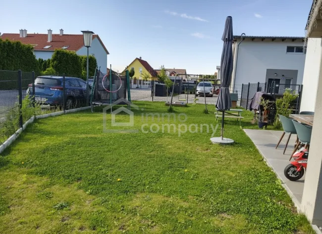 Neuwertige Doppelhaushälfte in Wöllersdorf, Feuerwerksanstalt! - Bild