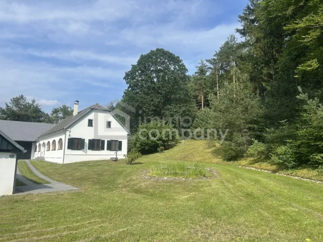 Sooo schön - Charmantes Bauernhaus mit ca. 1 ha Grund in Einzellage - Titelbild