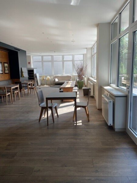Moderne, neuwertig ausgestattete 269,42 m² Cafeteria in Ärztezentrum!