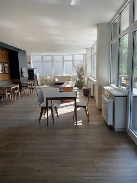 Moderne, neuwertig ausgestattete 269,42 m² Cafeteria in Ärztezentrum! - Titelbild