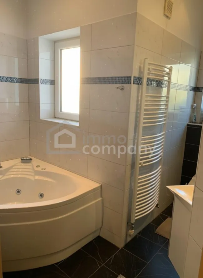 Exclusives Einfamilienhaus in Wien mit Pool – Ihr neues Zuhause! - Bild