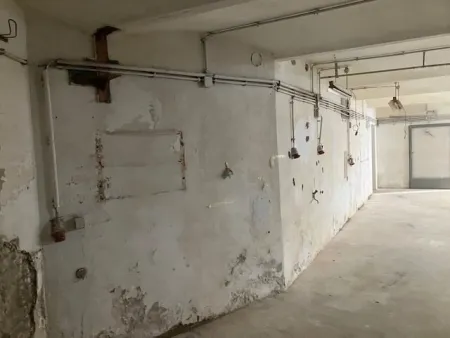 Straßenseitiges Lager nähe Johnstraße! - Bild