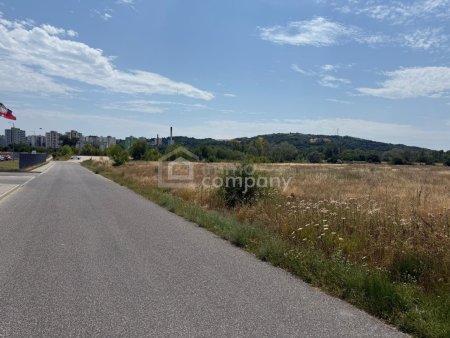 Betriebsbaugrund in Hlohovec/Slowakei: 31.000 m² für Gewerbe und Industrie.