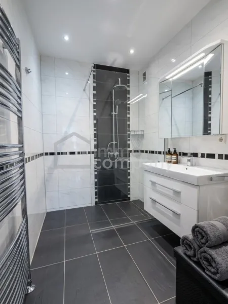Helle 3-Zi-Wohnung mit Loggia & Stellplatz in Gänserndorf, 79m², 225.000 €!