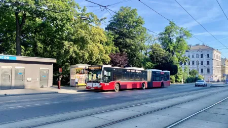 Bus-Station 7A