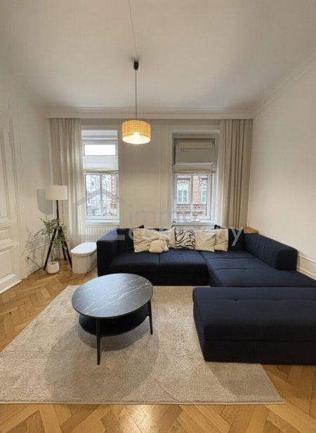 Charmante Wohnung im 1.Liftstock nähe Marie-Ebner-Eschenbach-Park/Aumannplatz!