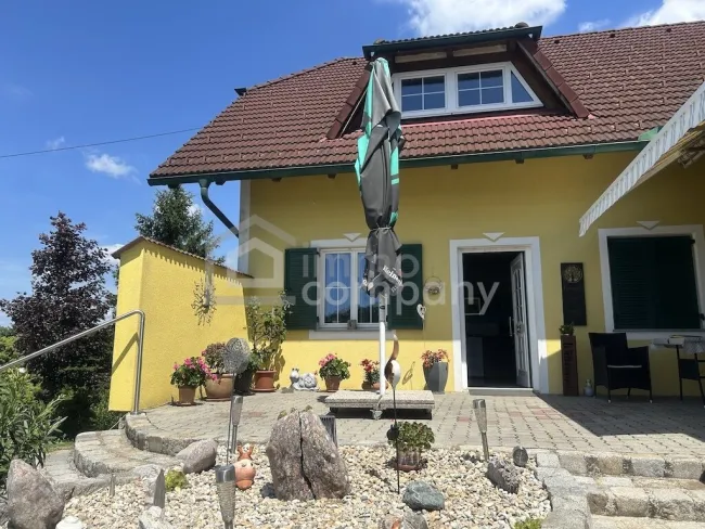Wohnen wie andere Urlaub machen.... tolle Lage ...Großes Haus mit Potential - Bild
