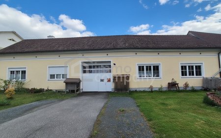 Schöner Hof mit 2 Wohneinheiten und sehr viel Platz, ideal zur Selbstversorgung