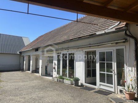Schöner Hof mit 2 Wohneinheiten und sehr viel Platz, ideal zur Selbstversorgung