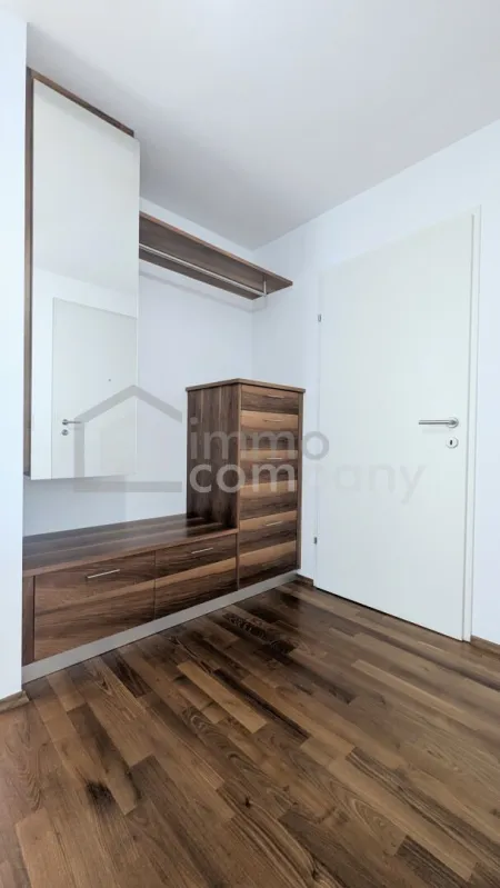 Eingangsbereich / Garderobe / Gäste-WC