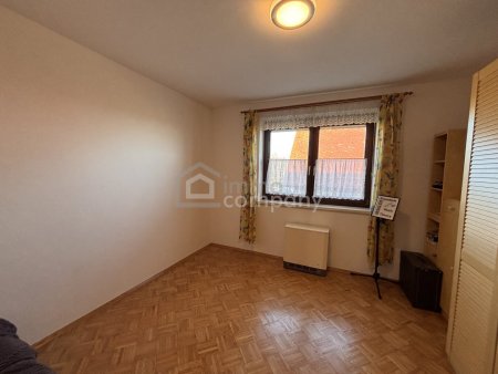 Eigentumswohnung- Helle Räume, Loggia & Tiefgaragenplatz inklusive!