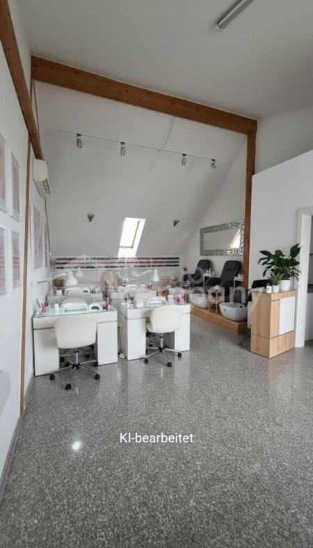 Geschäftslokal / Büro / Studio zu vermieten!