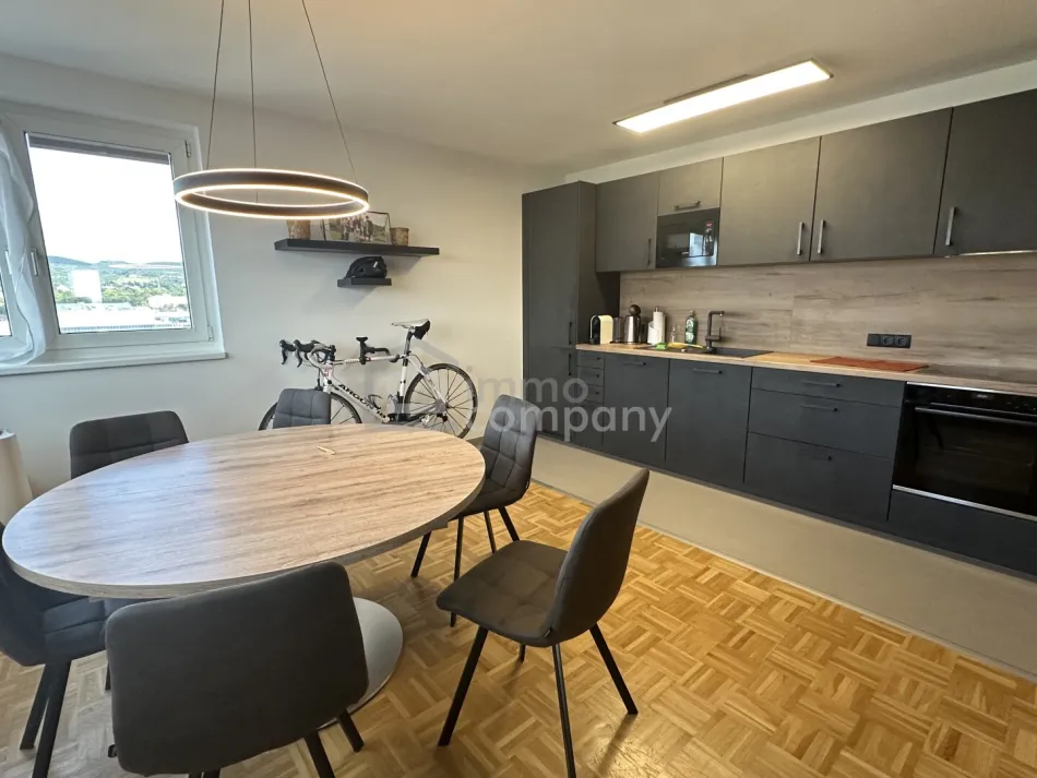 Skyline-Living im 20. Bezirk – 13. Stock, Panoramablick & Garage“ - Bild