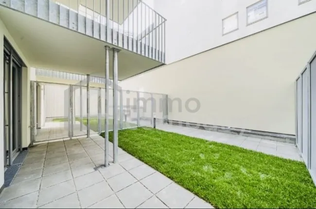 Schöne und moderne Wohnung mit eigenem Garten 25 m2 und Terrasse 12 m2! 15. Bezirk. U3 und U6! - Titelbild