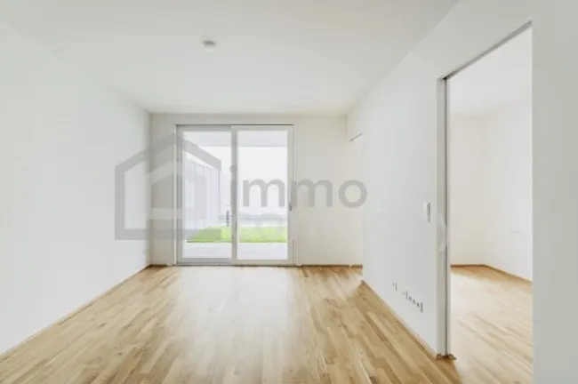 Schöne und moderne Wohnung mit eigenem Garten 25 m2 und Terrasse 12 m2! 15. Bezirk. U3 und U6! - Bild