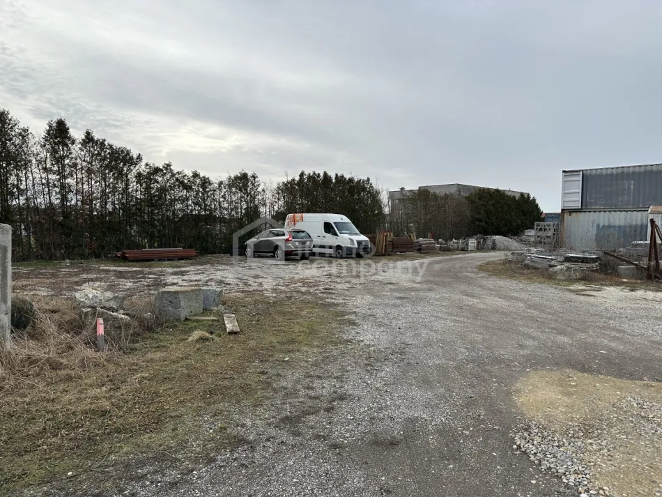 Gewerbefläche hinten