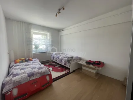Renoviertes Haus wartet auf SIE - mit uneinsichtigem gepflegten Garten