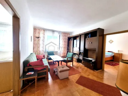 LICHTDURCHFLUTETE 3-4 Zimmerwohnung mit perfekter VERKEHRSANBINDUNG - WG-GEEIGNET