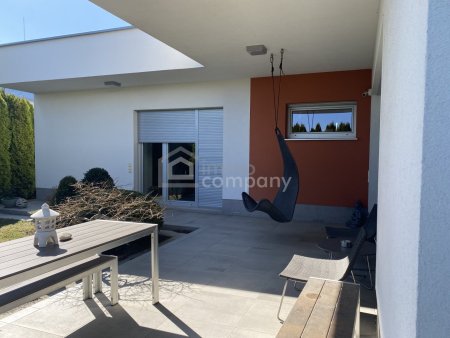 Hochwertige Luxusvilla in bestem Bauzustand