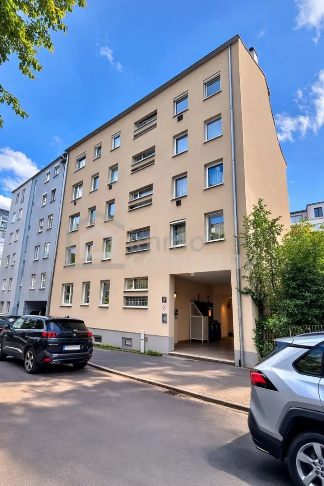 Ruhiges Altbau-Büro mit Innenhofzugang - Bild