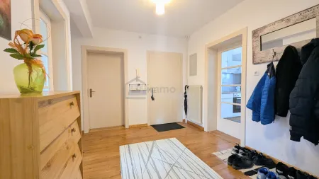 Vorraum / Garderobe