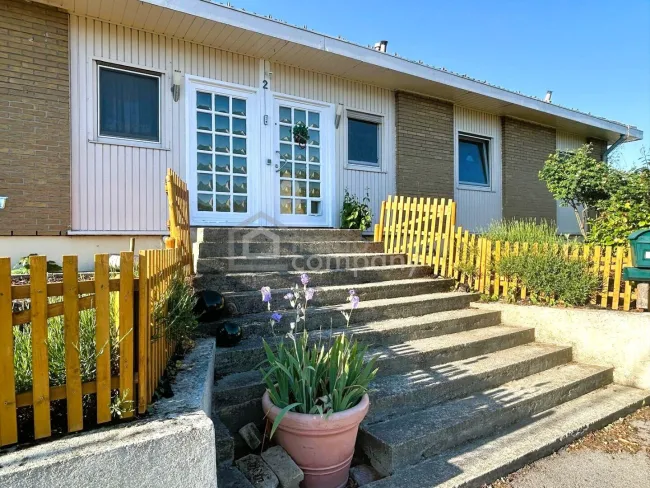 TOP Lage! Einfamilienhaus mit Doppelgarage auf großem Grundstück! - Bild