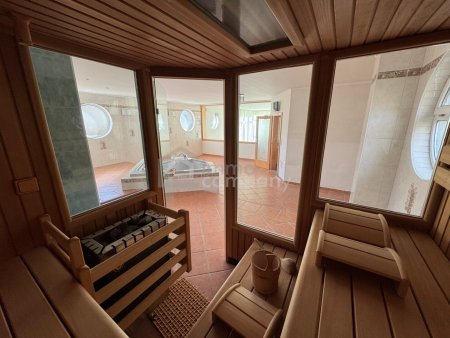Großzügige Wohnhaus in Zeltweg – 299 m² Wohnfläche, eigener Wellnessbereich, Pool & vielfältige Nutzungsmöglichkeiten