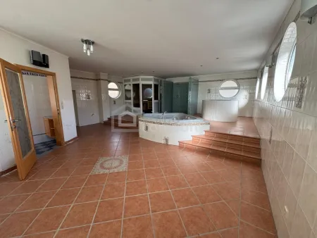 Großzügige Wohnhaus in Zeltweg – 299 m² Wohnfläche, eigener Wellnessbereich, Pool & vielfältige Nutzungsmöglichkeiten