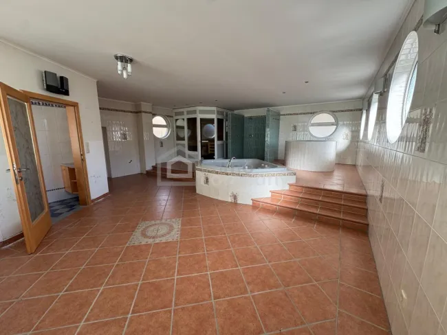 Großzügige Wohnhaus in Zeltweg – 299 m² Wohnfläche, eigener Wellnessbereich, Pool & vielfältige Nutzungsmöglichkeiten - Bild