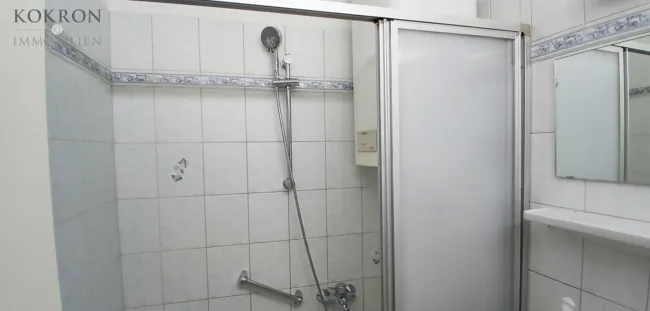 Badezimmer mit Wanne