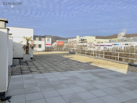 Helles Büro im Dachgeschoß mit eigener Terrasse - all-inclusive Miete