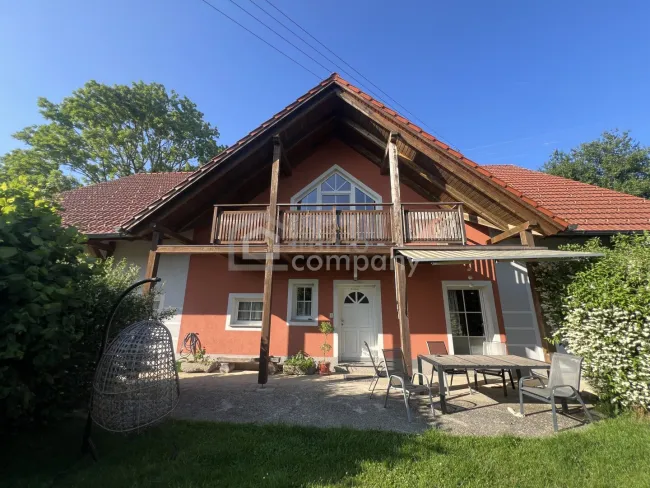 Einfamilienhaus mit 250qm Wohnfläche - Bild