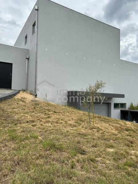Traumvilla in Castelo de Paiva: Neuwertig, 600m², 5 Zimmer – Ihr neues Zuhause für 1,2 Mio. €!