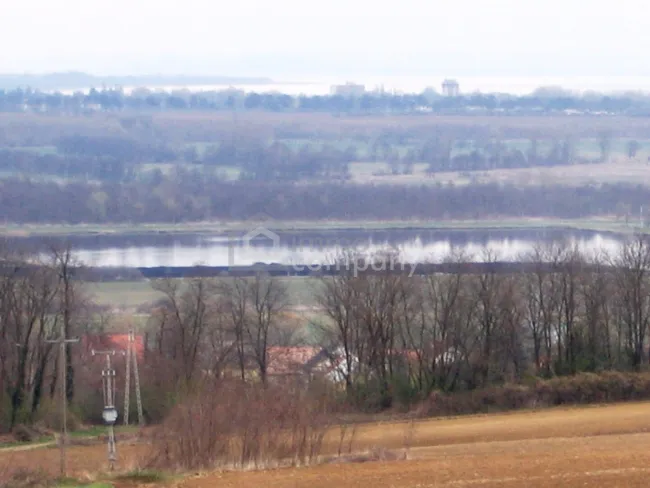 Einmalige Gelegenheit großer Grund mit Bohrrecht Thermalwasser - Unique opportunity to acquire large land near Heviz with drilling rights for thermal water. - Titelbild