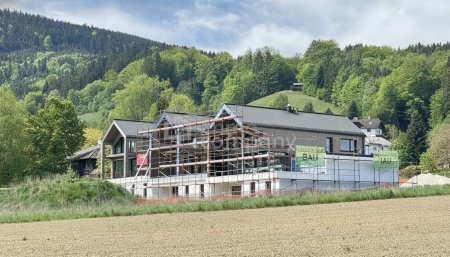 Reiheneckhaus mit Panorama, See- & Bergblick in Nußdorf am Attersee