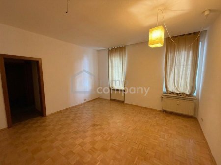 Einzigartige Gelegenheit: Wohnen in einer Stadtvilla im Herzen von Wels