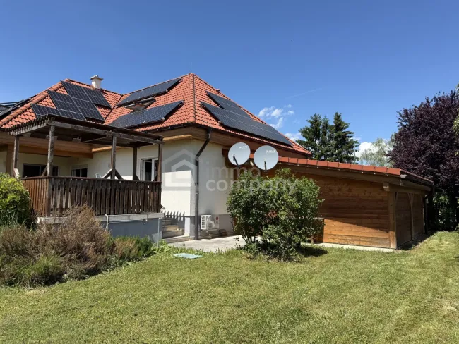 Wohnen mit Weitblick – gepflegtes Einfamilienhaus mit Wellnessbereich, Photovoltaik und 1.268 m² Grundstück - Bild