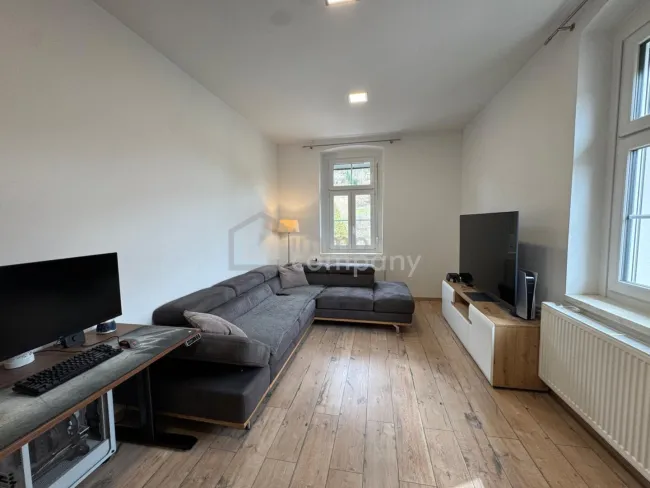 Modernisierte 4-Zimmer-Wohnung mit Altbaucharakter - Bild