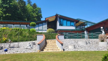 Verstecktes Luxusrefugium mit parkähnlichem Garten & privatem Wellnessbereich