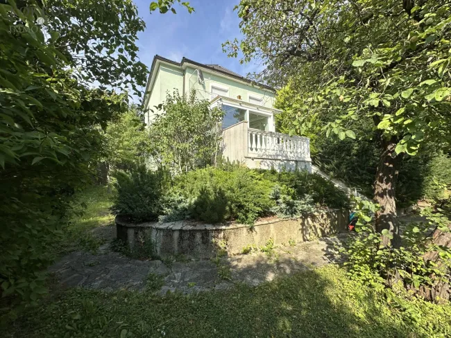 Privilegierte Lage - großzügiges Grundstück mit Haus im Herzen von Grinzing - Bild