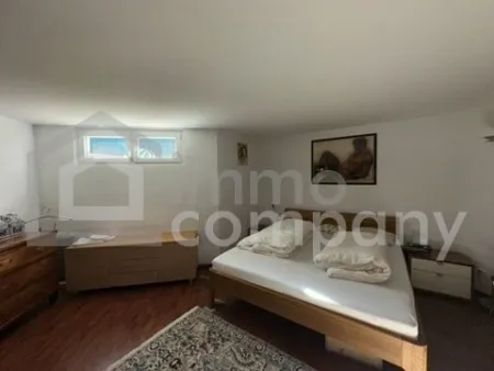 Haus in Schrebergartensiedlung, ständig Bewohnbar, Balkon, Terrasse, Pool, Gartenhütte und mehr. - Bild