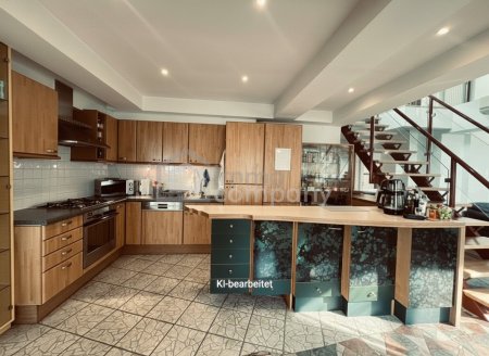Dachgeschosswohnung in 1040 Wien – modern, geräumig, mit Balkon!