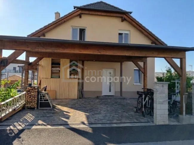 Neuwertige Doppelhaushälfte in Wiener Neustadt, 4 Zimmer, Garten, Terrasse, 3 Bäder! - Titelbild