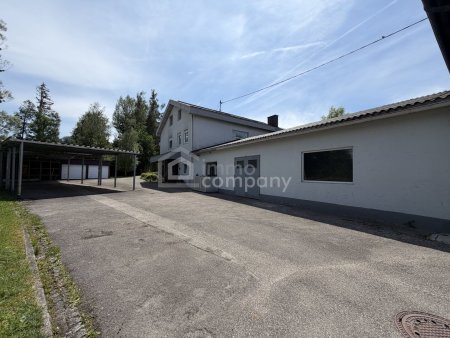 Wohnen und Arbeiten an einem Ort – Großflächiges Zweifamilienhaus in Pichl bei Wels!