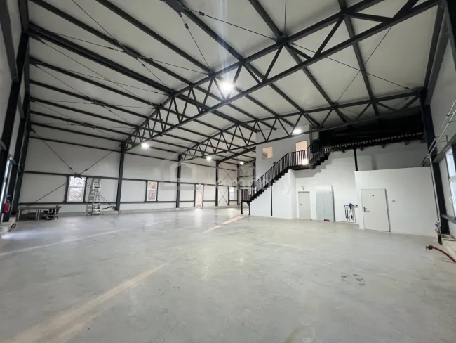 Gewerbehalle