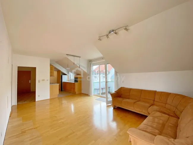 4-Zimmer-Wohnung in Krems mit Balkon, Garage, großen Kellerabteil und Fußbodenheizung mit Ausblick auf Stift Göttweig - Bild