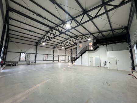 Gewerbehalle mit flexibler Nutzungsmöglichkeit