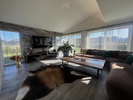 Exklusives Haus + eine Wohnung