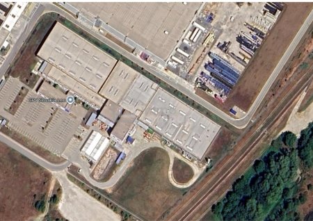 Miete oder Kaufen, Produktionshallen, Lager, Bürogebäuden, in Hlohovec/Slowakei, Flächen 11.000m² .