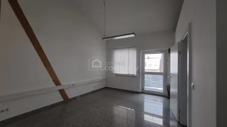 Geschäftslokal / Büro / Studio zu vermieten!
